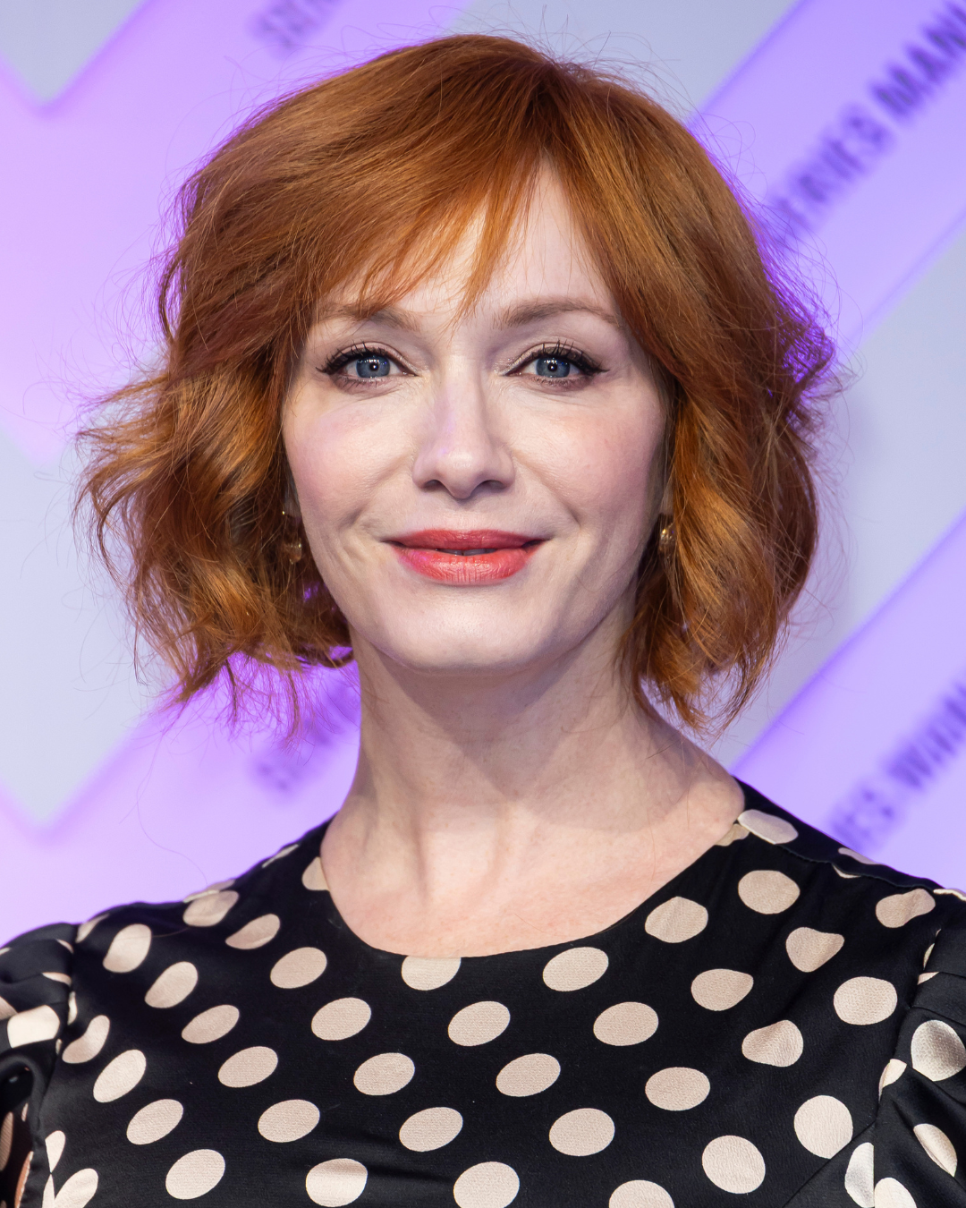 3 tipos de franjas femininas que são tendência entre as mulheres 50+ tipos de franjas femininas que favorecem mulheres de todas as idades: franja cortina, franja repicada e mais