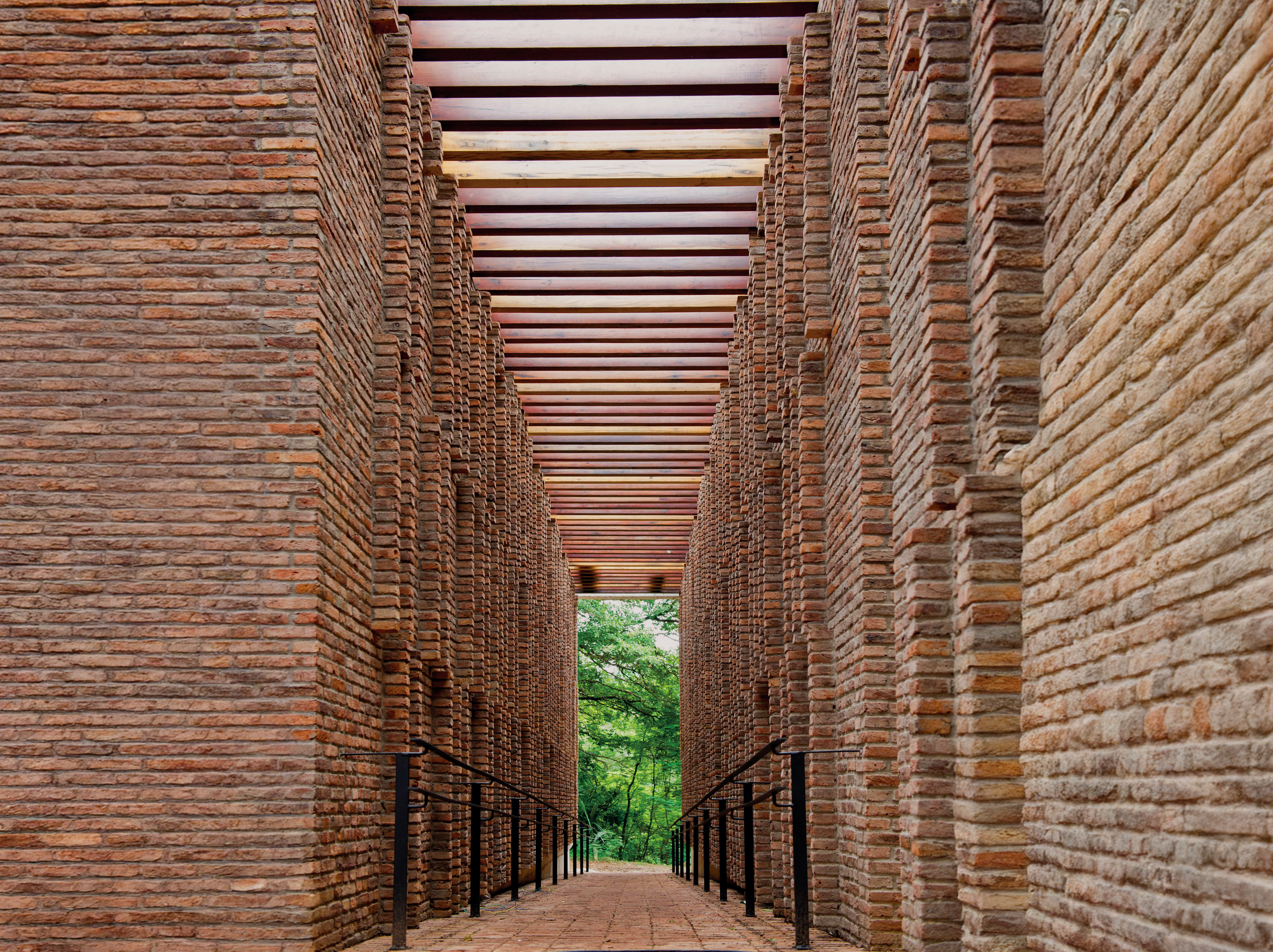 Galerias de Inhotim: Claudia Andujar