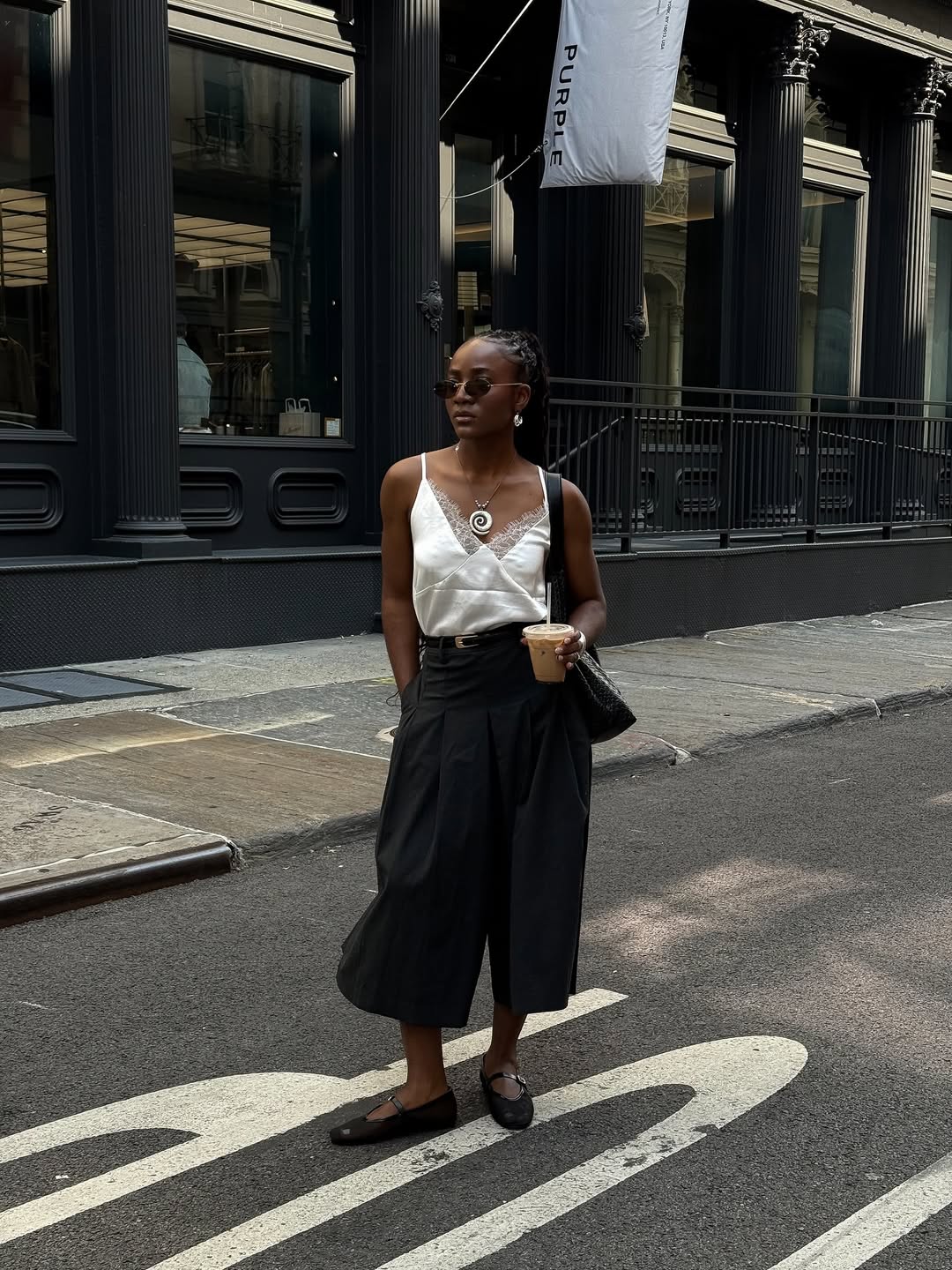 blusa de cetim com renda