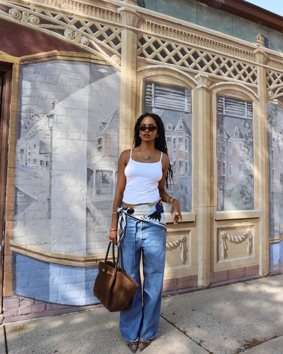 Na dúvida de como usar lenço na cintura? Trazemos 8 inspirações para salvar já! como usar lenço na cintura