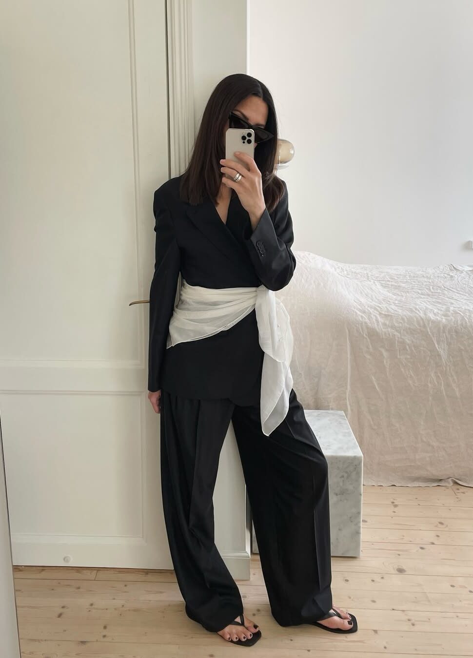 Na dúvida de como usar lenço na cintura? Trazemos 8 inspirações para salvar já! como usar lenço na cintura