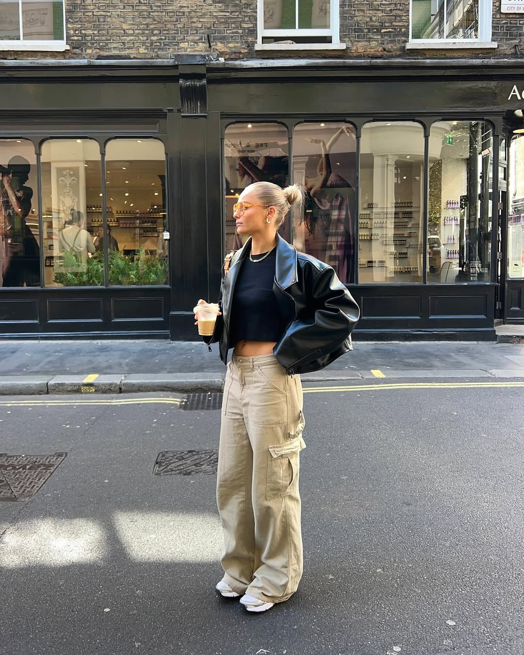 6 looks com calça cargo que provam que a peça é mais versátil do que você imagina looks com calça cargo