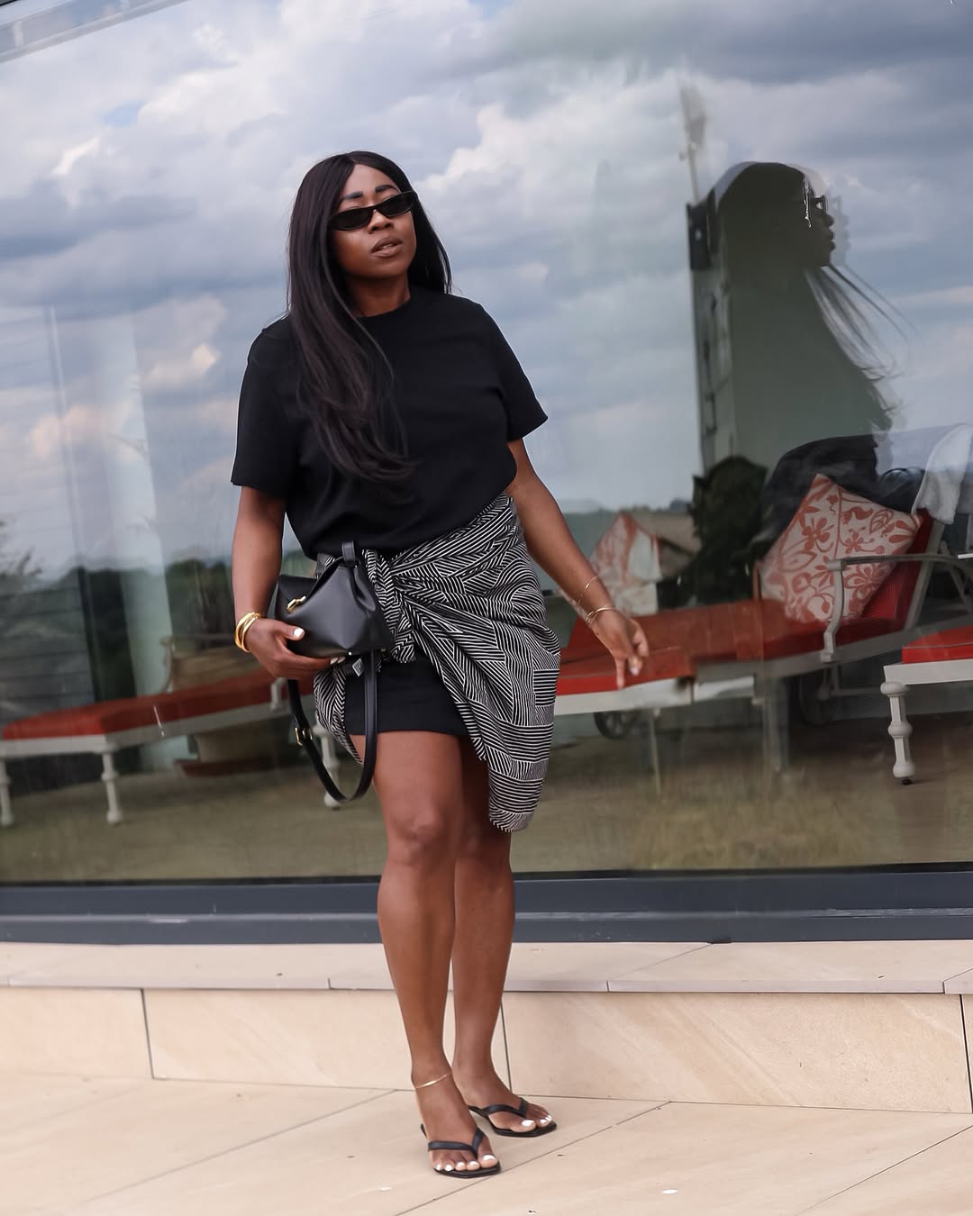 Na dúvida de como usar lenço na cintura? Trazemos 8 inspirações para salvar já! como usar lenço na cintura