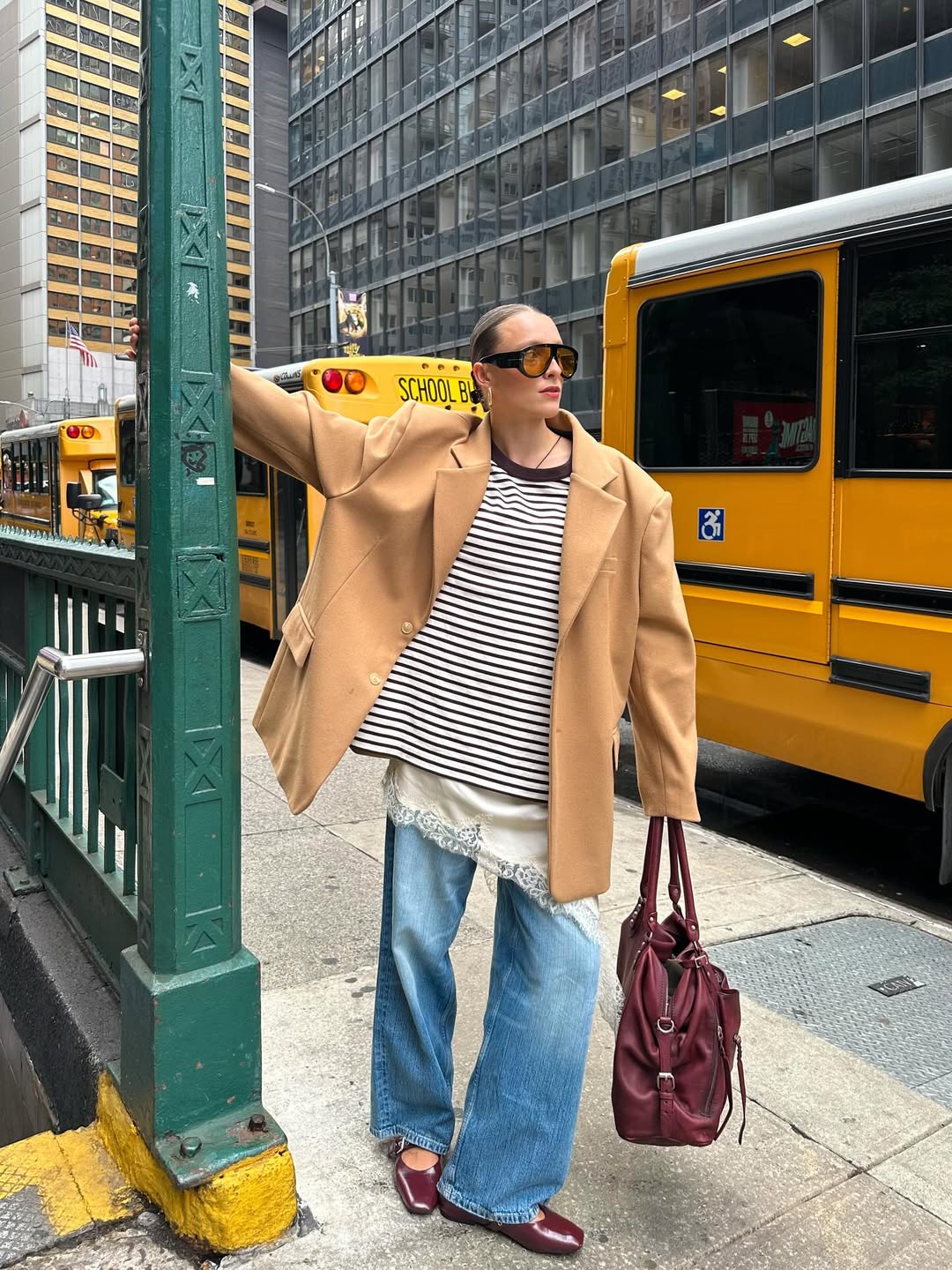 looks com calça jeans e blazer