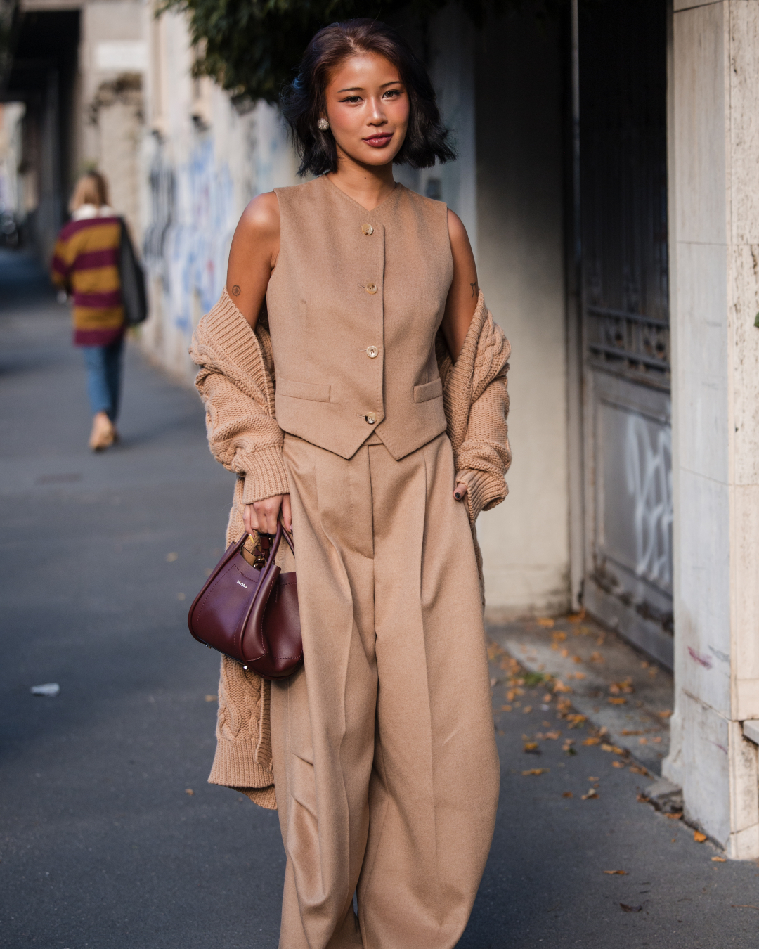 Looks com colete que provam que a peça merece um espaço no seu closet looks com colete