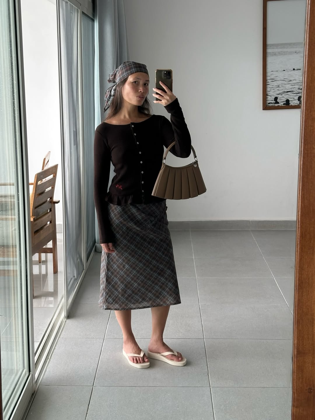 5 looks com lenço na cabeça que mostram o poder desse truque de styling looks com lenço na cabeça