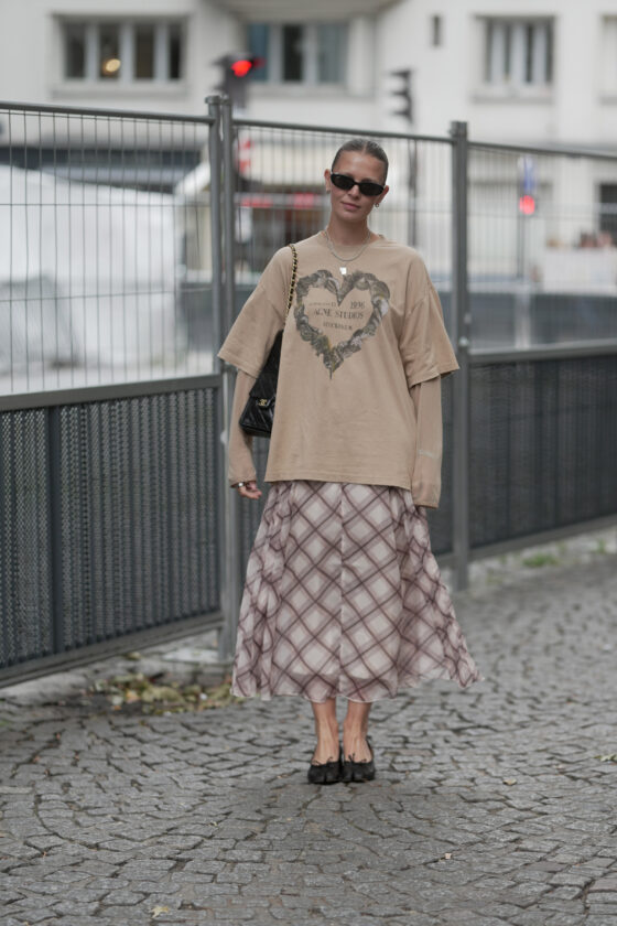 She's back! A saia xadrez feminina é a escolhida do momento saia xadrez feminina