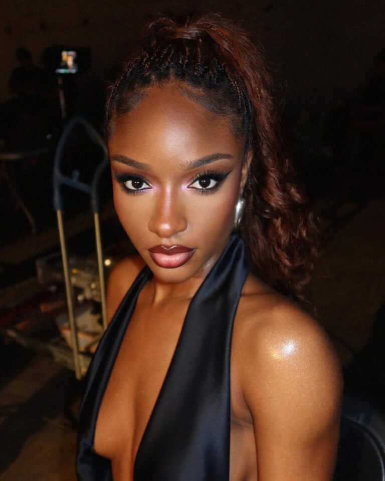 Maquiagem para formatura: 5 inspirações dignas de celebridade para brilhar na noite especial maquiagem para formatura