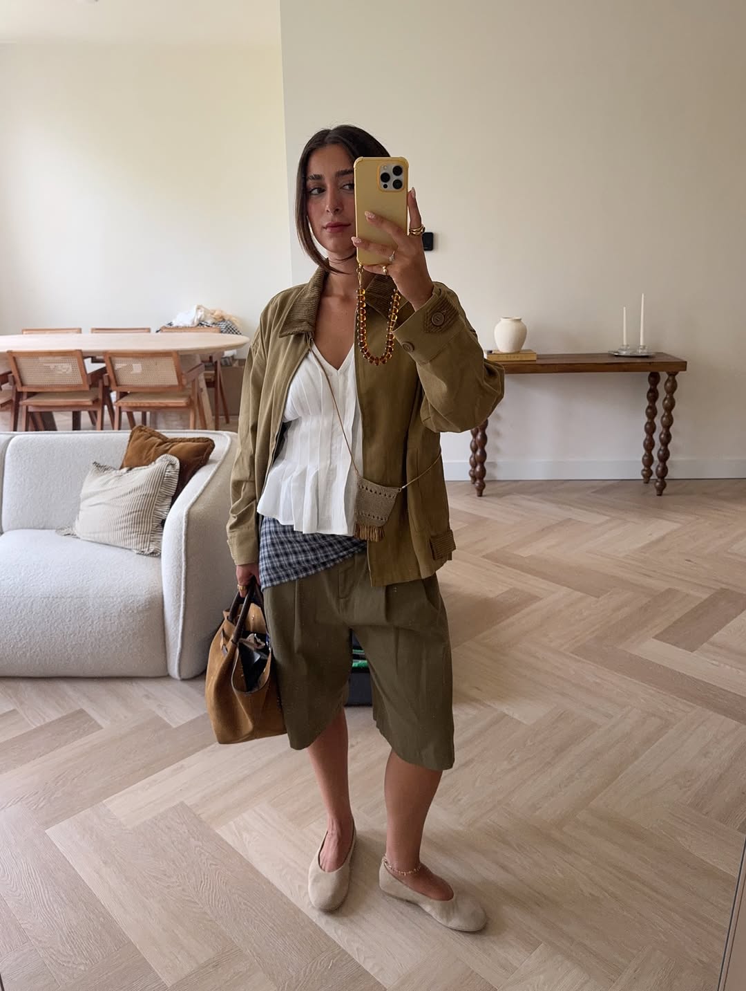 Na dúvida de como usar lenço na cintura? Trazemos 8 inspirações para salvar já! como usar lenço na cintura