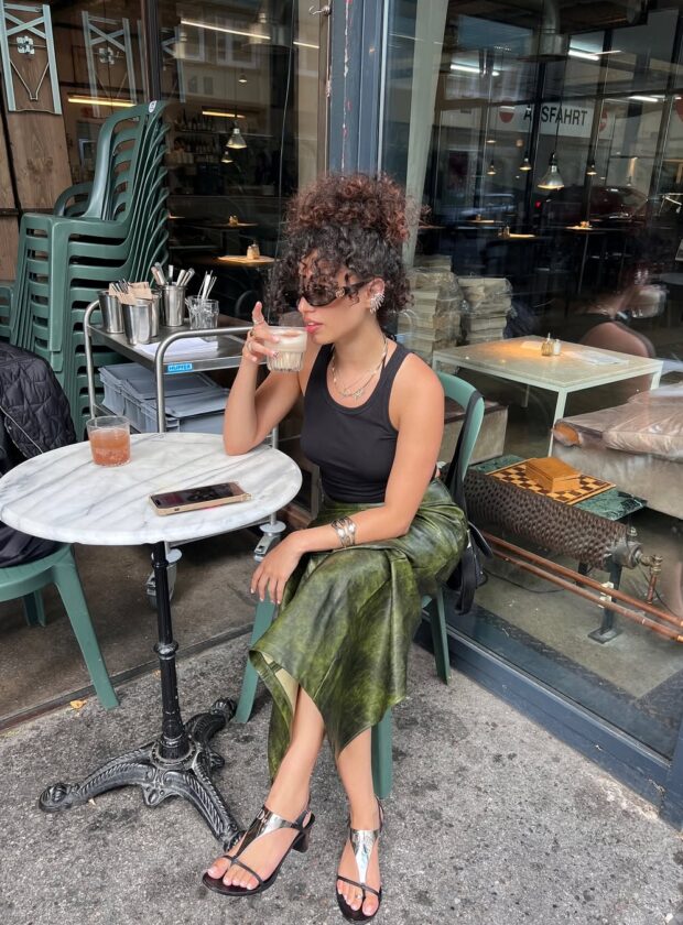 looks com sandálias femininas no verão