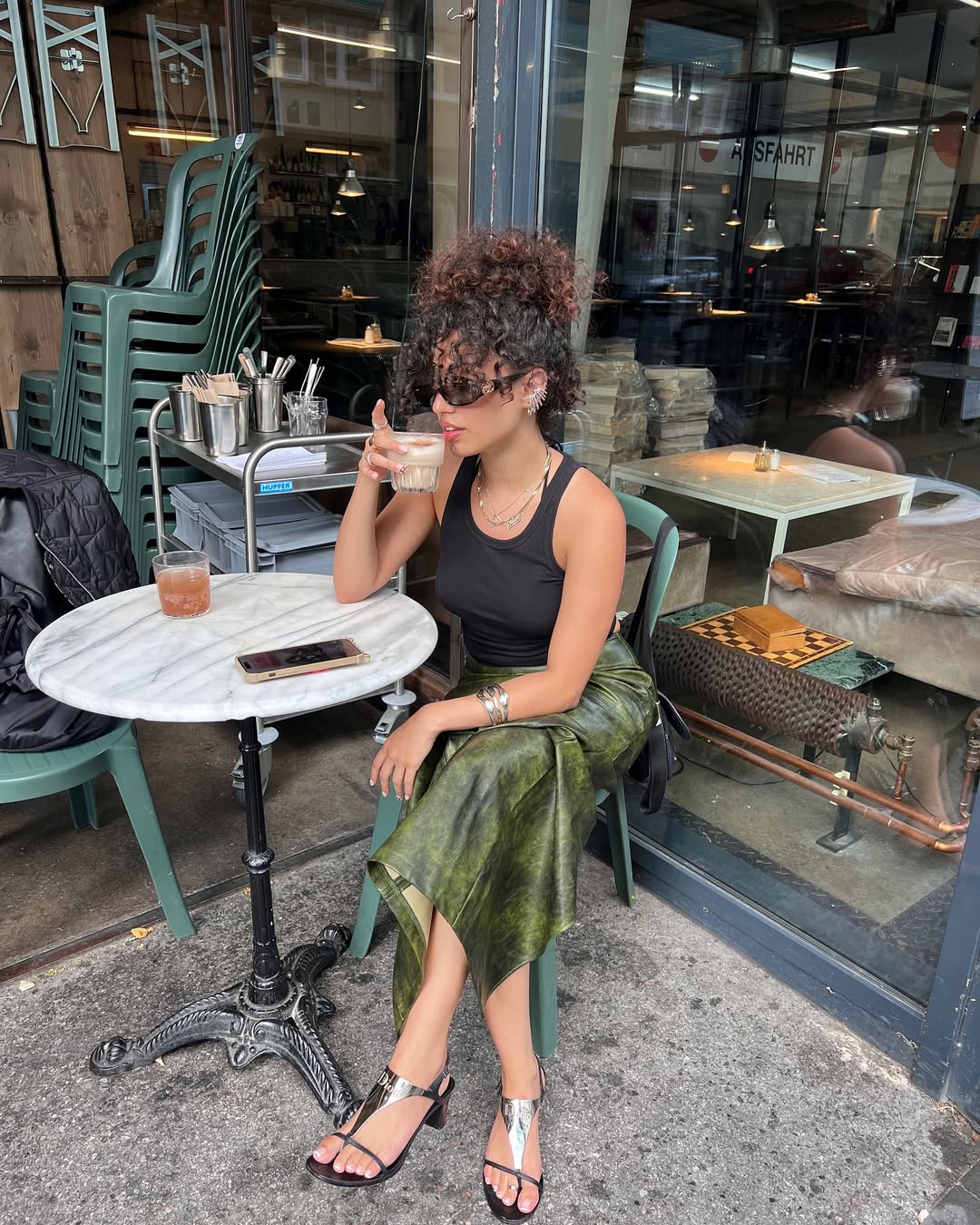 looks com sandálias femininas no verão