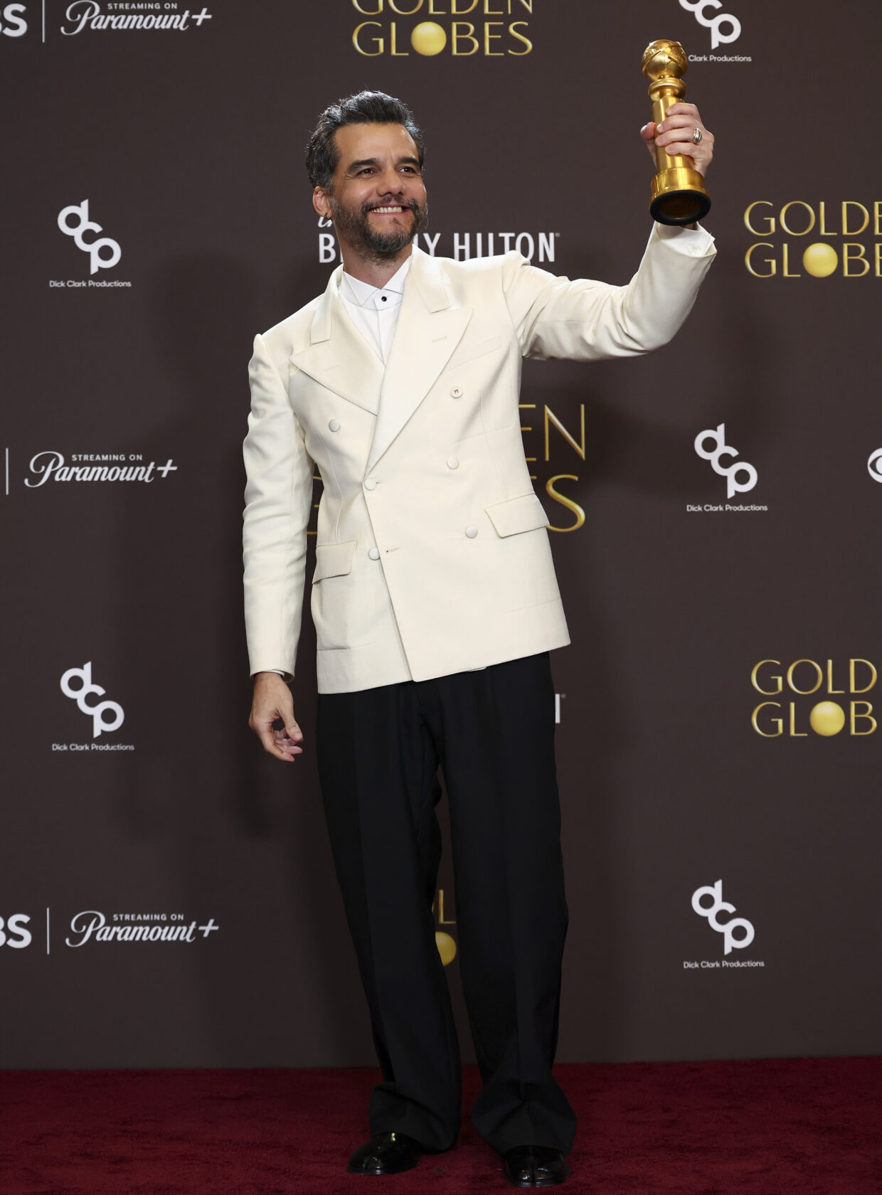 tudo sobre o sapato do wagner moura no globo de ouro