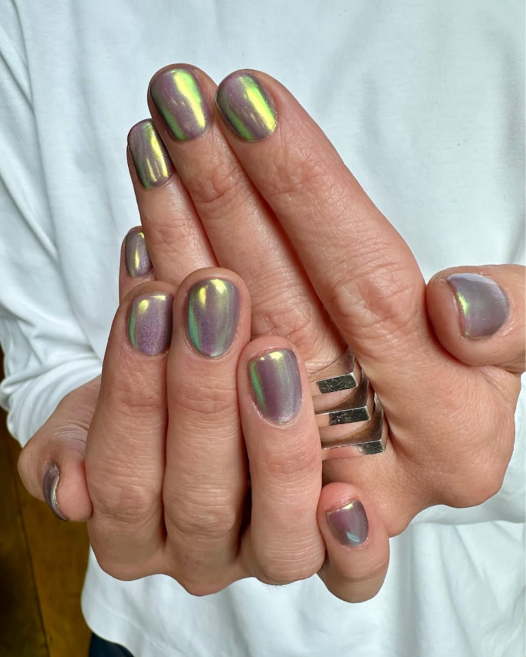 8 unhas de Carnaval para se jogar nos blocos com muito estilo unhas de carnaval