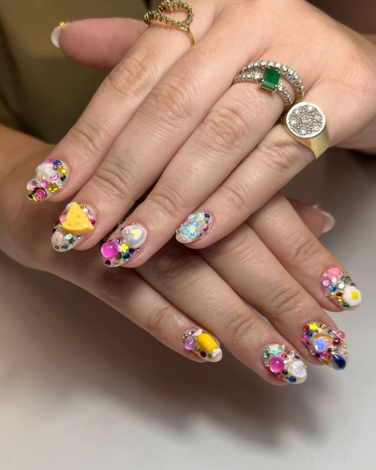 unhas decoradas para o carnaval