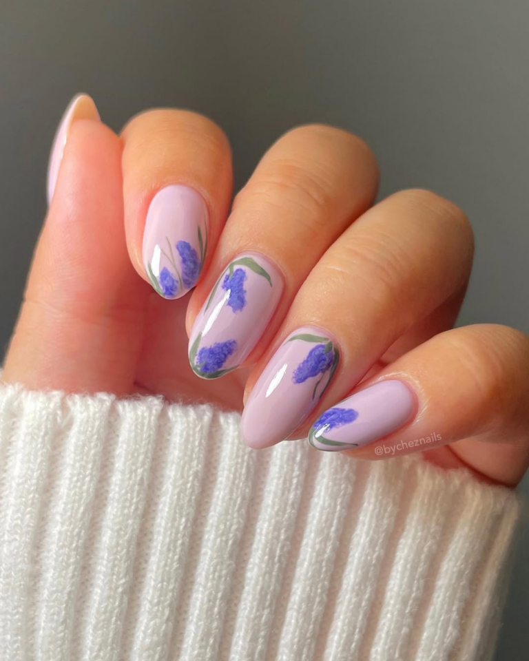 unhas roxas decoradas