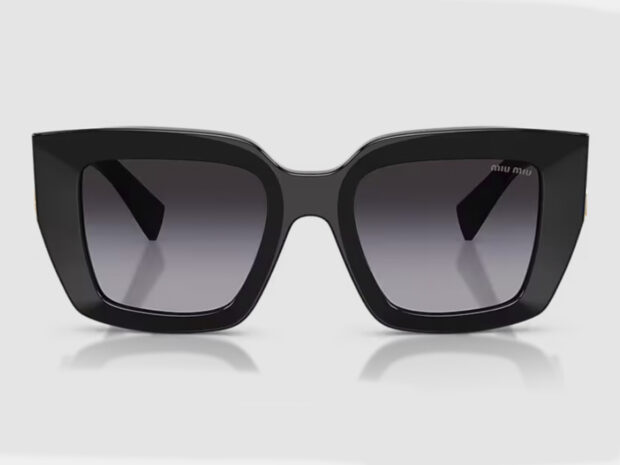 5 jeitos de usar saia plissada fora do clichê Saia plissada 2fev26 MiuMiu