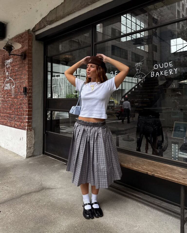 5 jeitos de usar saia plissada fora do clichê Saia plissada 2fev26 rebeccaferrazwyatt2