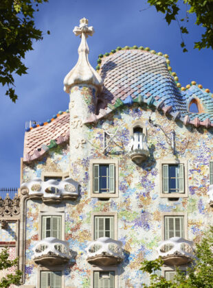 100 anos sem Antoni Gaudí: 8 obras para conhecer a trajetória do arquiteto