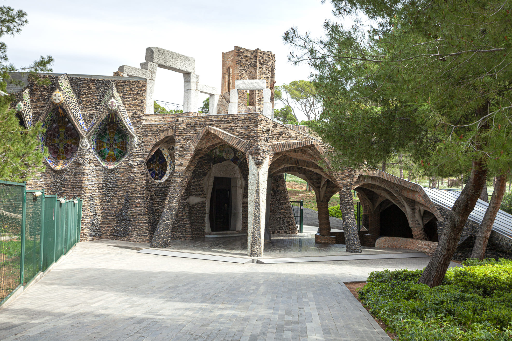 antoni gaudi 8 1