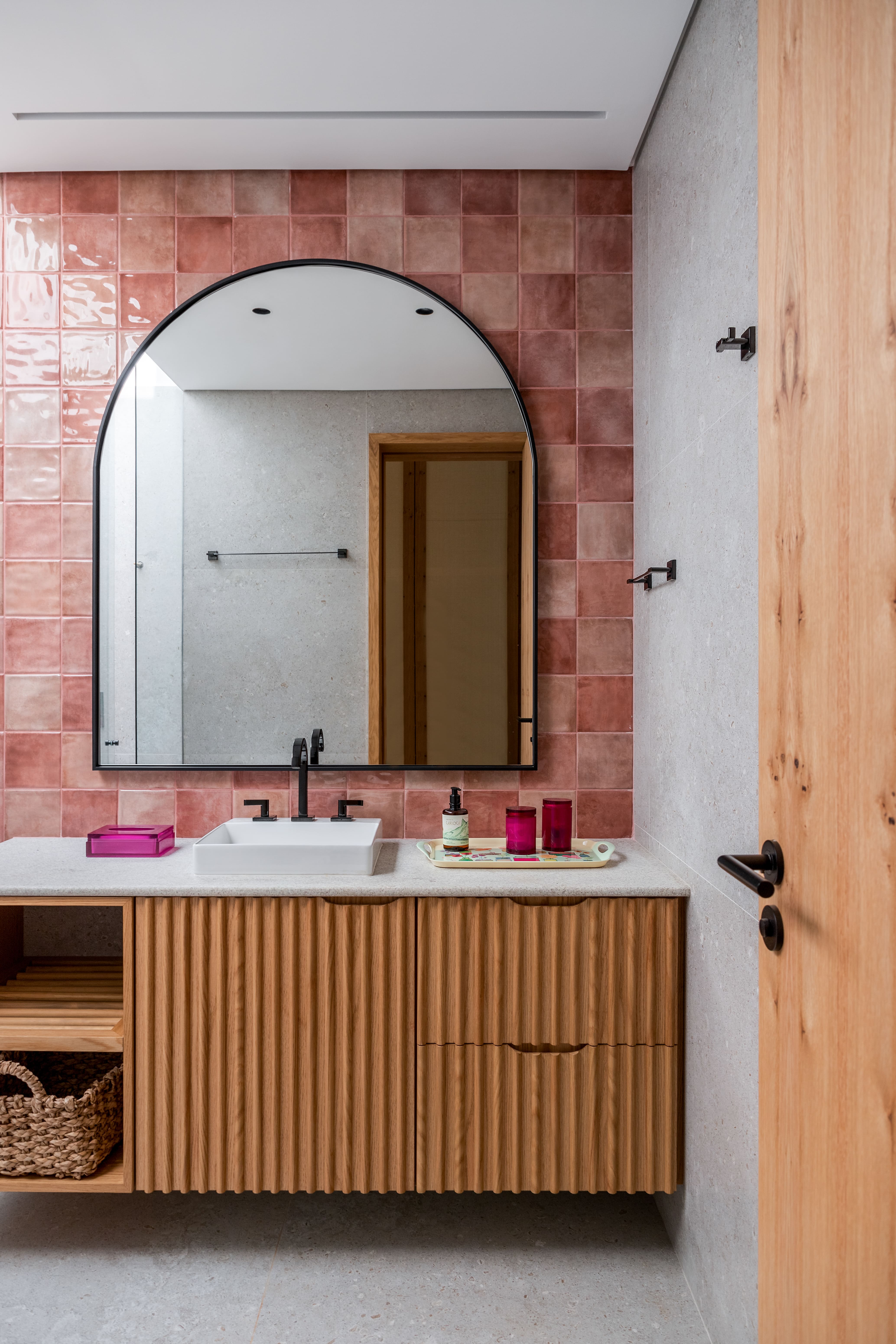 Banheiros coloridos: 5 inspirações que fogem do branco