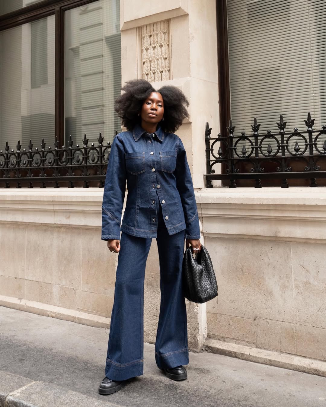 5 jeitos de atualizar as calças flare para um look estiloso e contemporâneo looks com calças flare