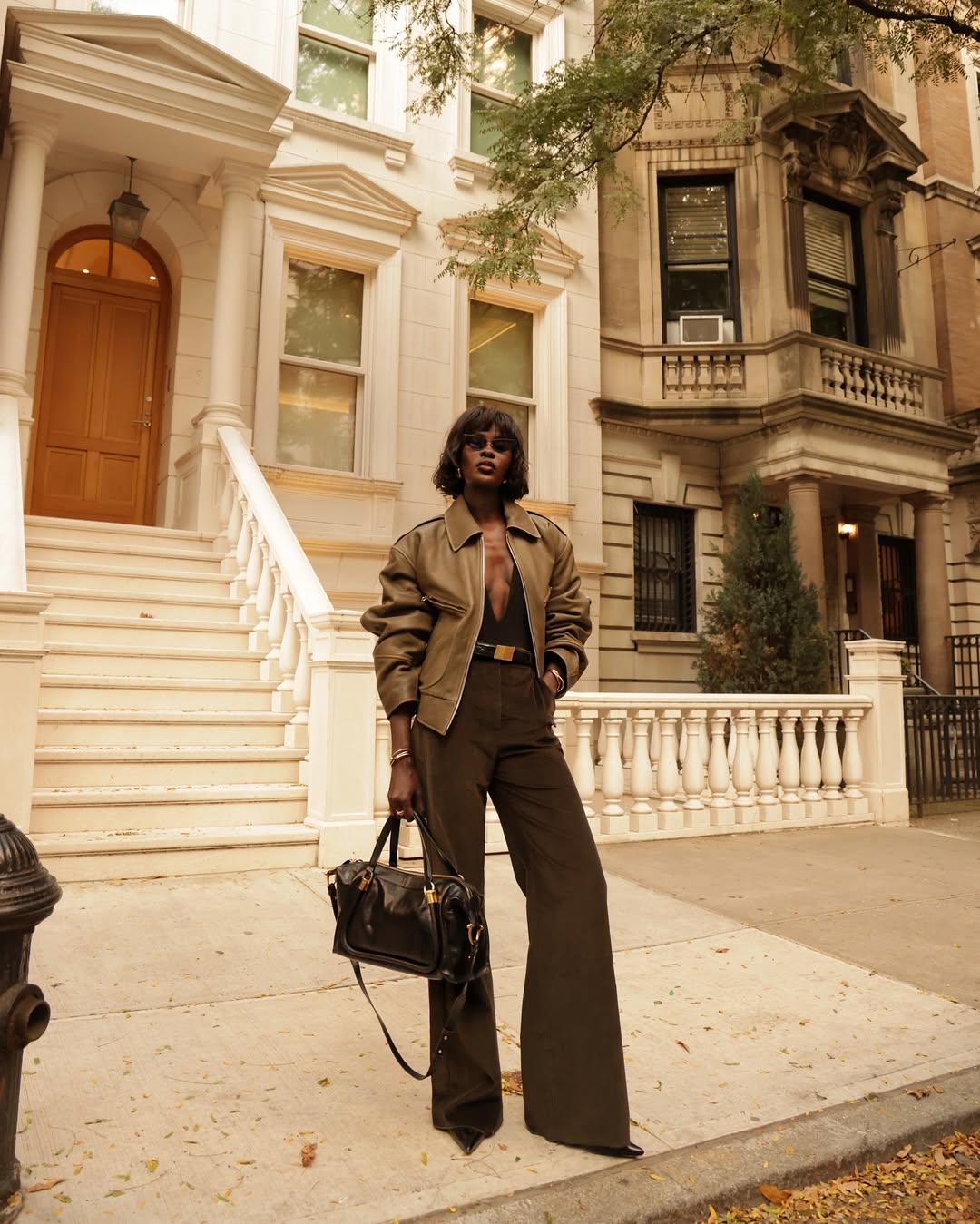 5 jeitos de atualizar as calças flare para um look estiloso e contemporâneo looks com calças flare