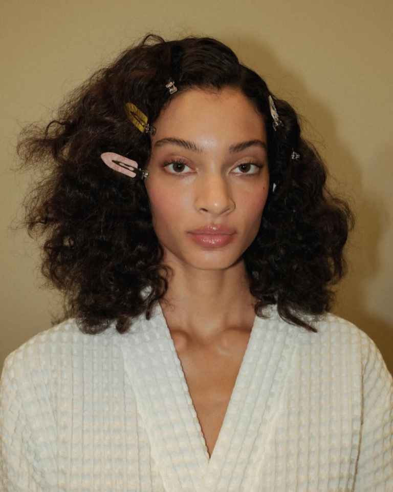 12 dicas de especialistas para aperfeiçoar os cuidados com os cabelos cacheados cuidados com os cabelos cacheados