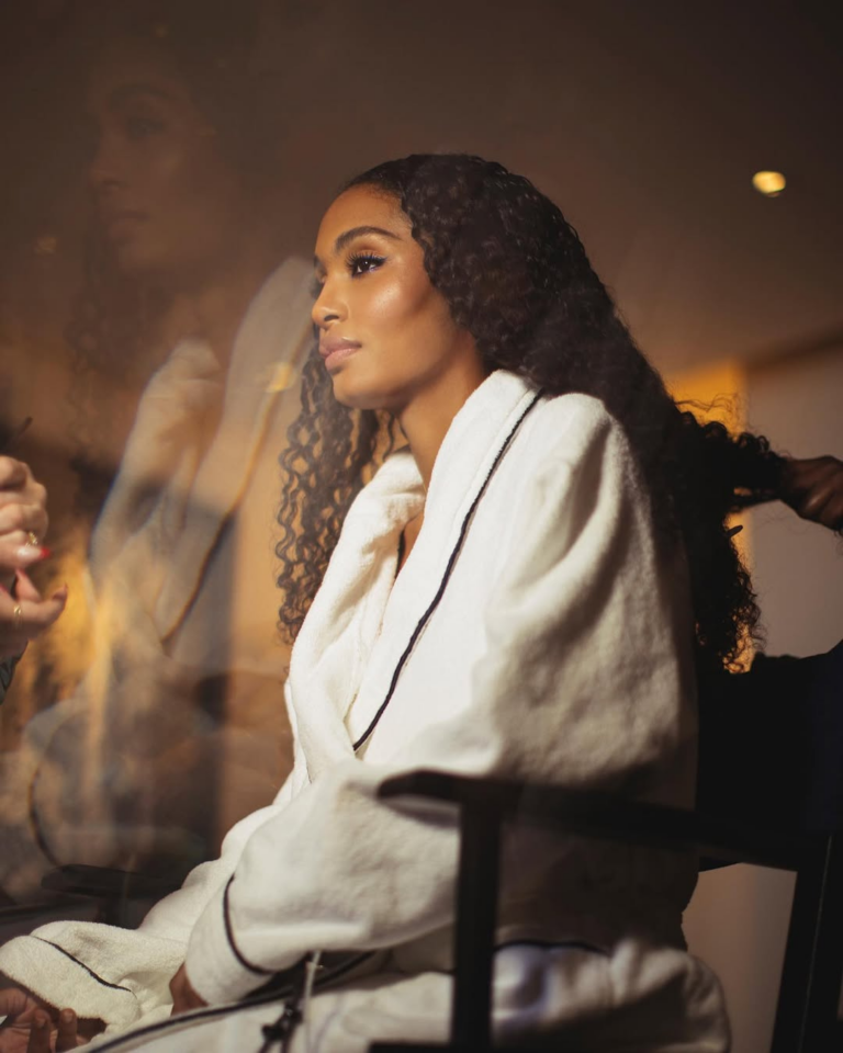 12 dicas de especialistas para aperfeiçoar os cuidados com os cabelos cacheados cuidados com os cabelos cacheados