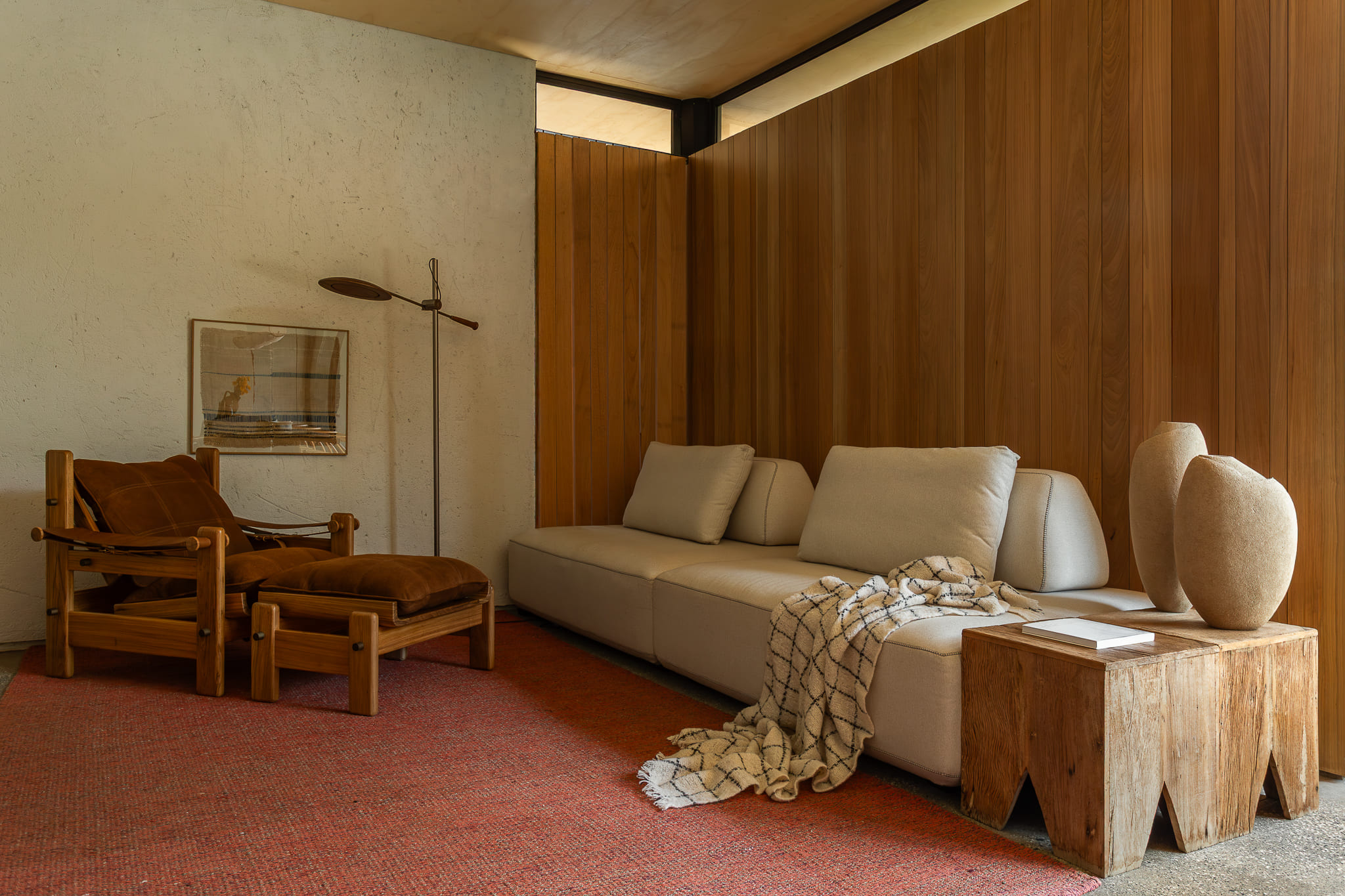 Como criar uma decoração de sala simples e elegante em poucos passos