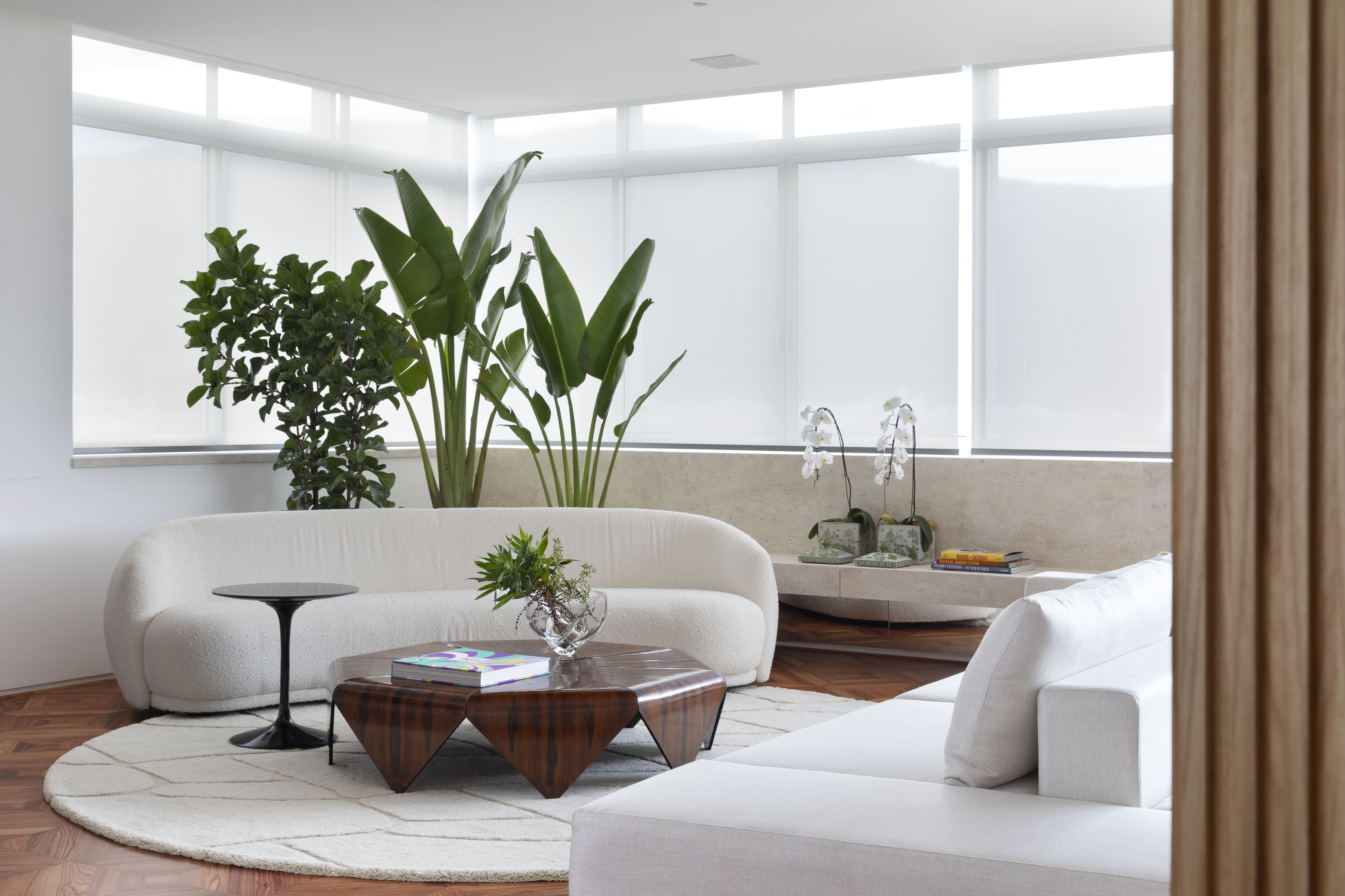 Como criar uma decoração de sala simples e elegante em poucos passos