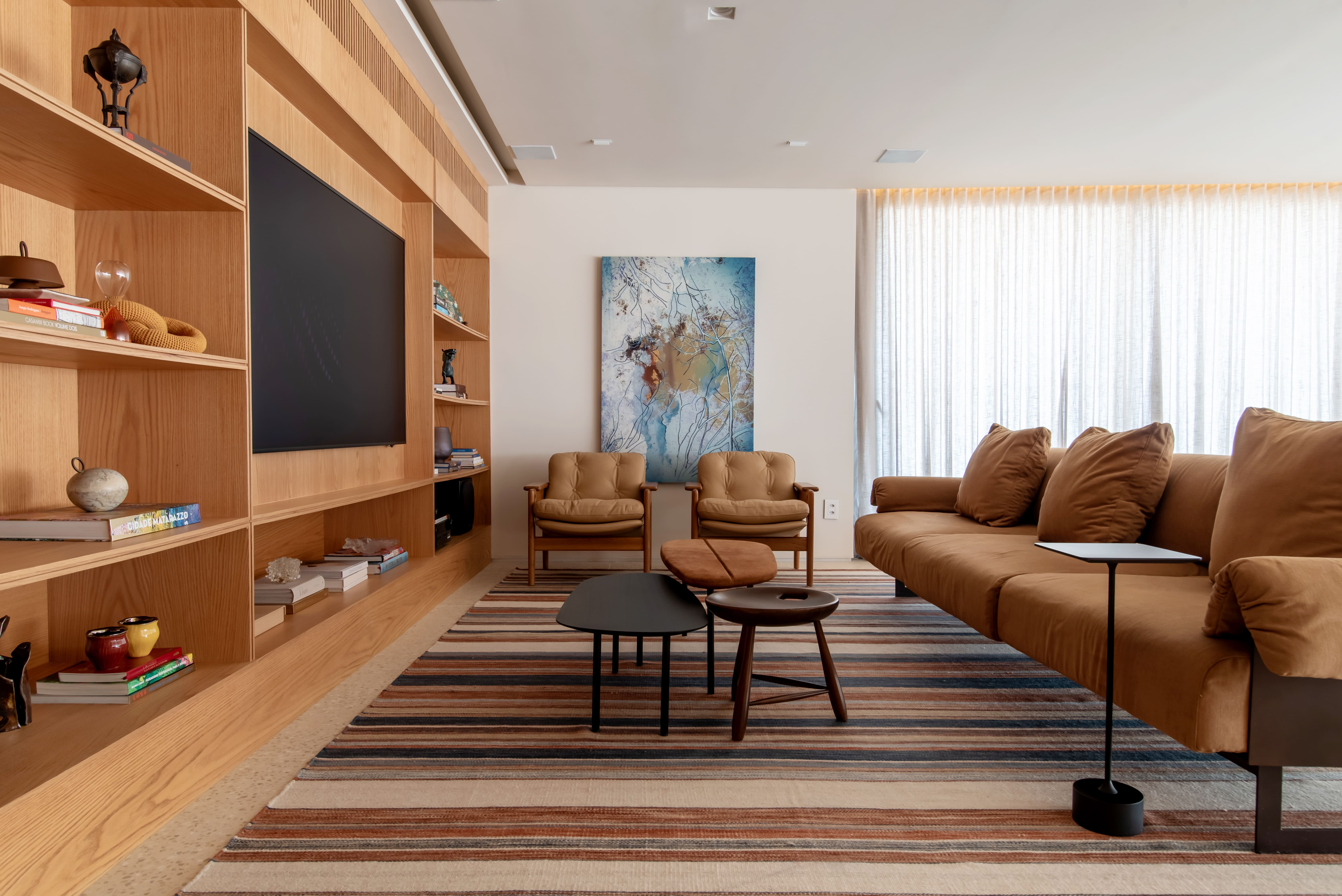 Como criar uma decoração de sala simples e elegante em poucos passos