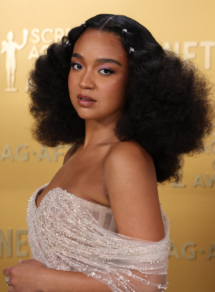 5 ideias de penteados para cabelos cacheados que valorizam o volume e a textura natural ideias de penteados para cabelos cacheados