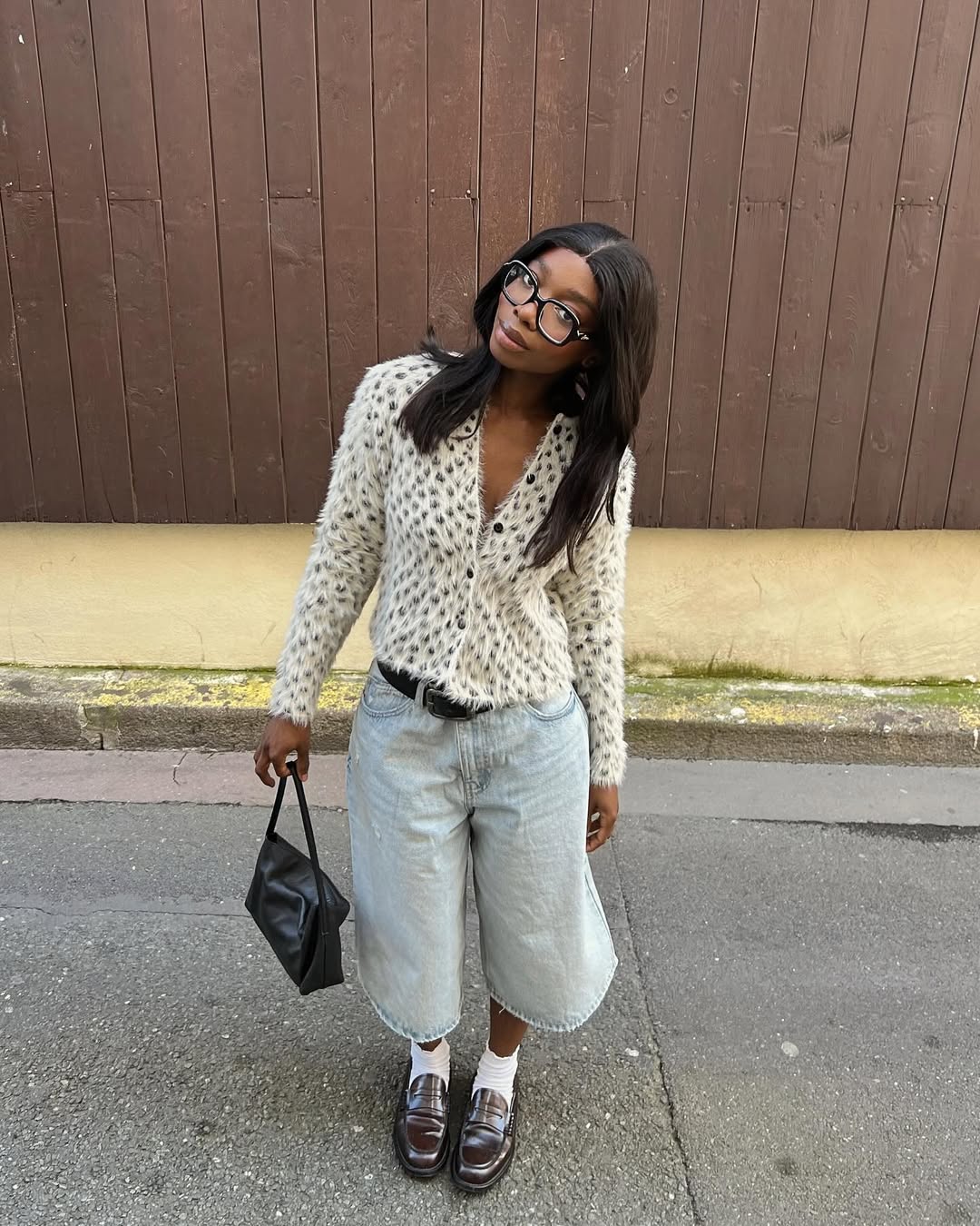 looks com bermuda jeans feminina