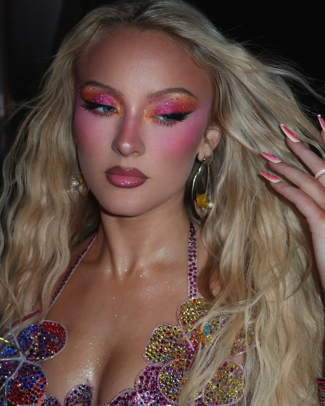 maquiagem da Zara Larsson