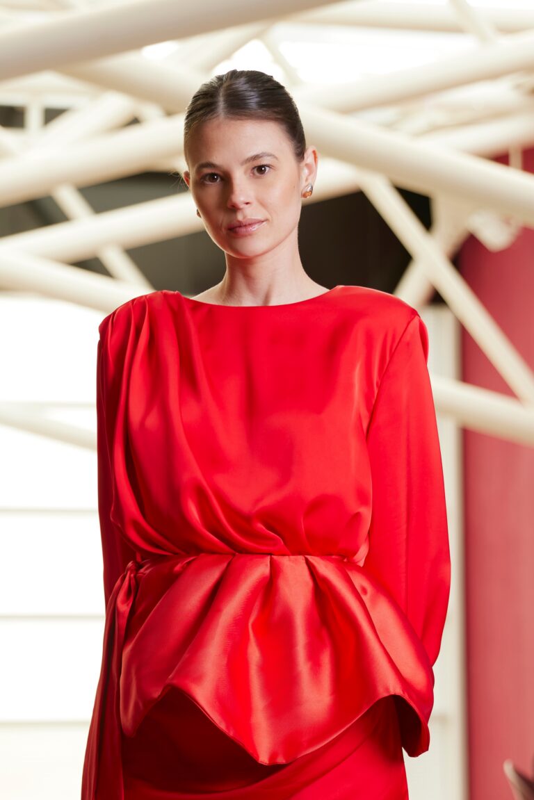 Mayara Junges faz moda sob demanda do jeito que a nova geração quer Mayara Junges