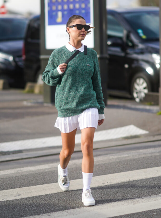 looks com minissaia plissada