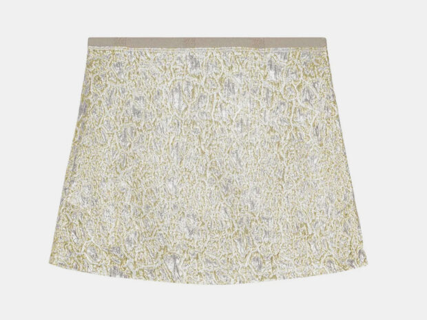 5 looks com saia dourada para brilhar o ano inteiro saia dourada 12fev26 Ganni