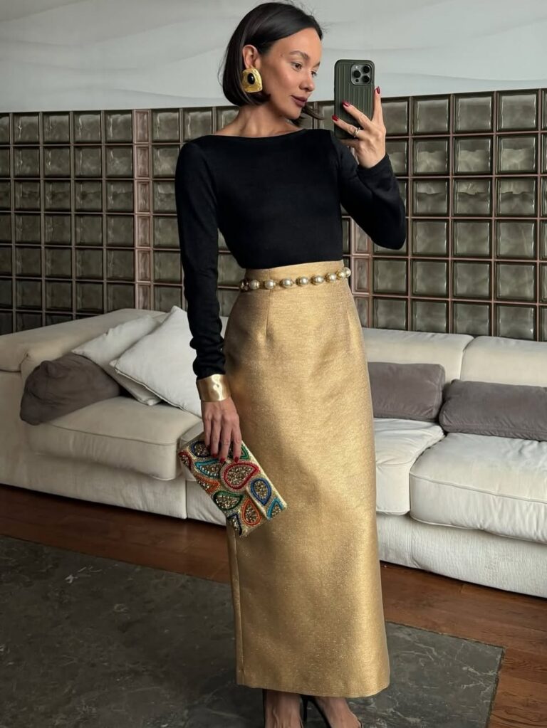 5 looks com saia dourada para brilhar o ano inteiro saia dourada 12fev26 azalia lomakina