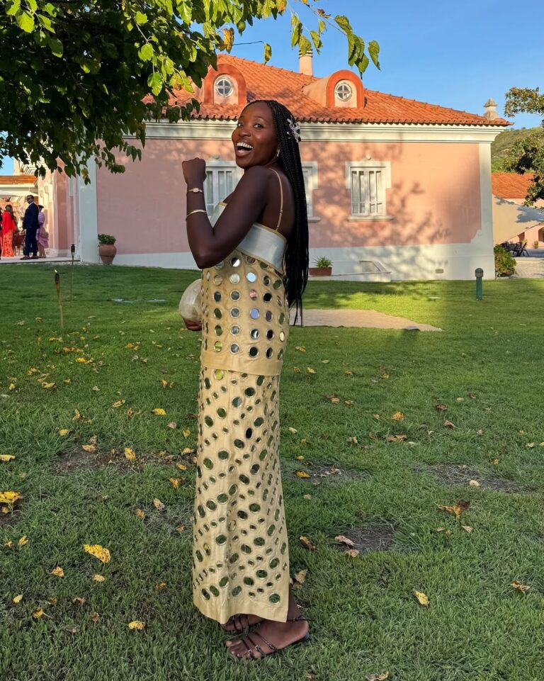 5 looks com saia dourada para brilhar o ano inteiro saia dourada 12fev26 raquelcostagomess