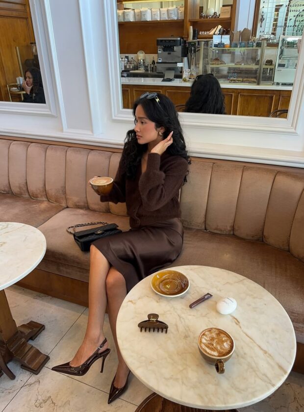 looks com saia mídi de cetim