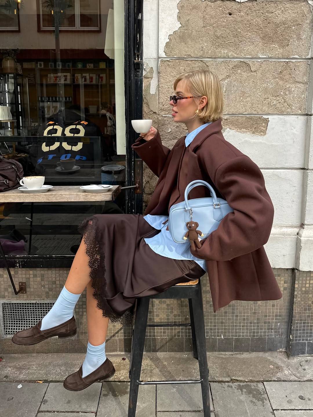 looks com saia mídi de cetim