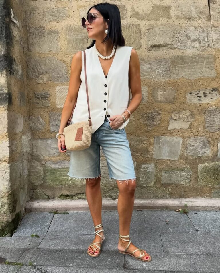 Sandália dourada rasteira: 10 apostas que elevam o look sem salto sandalia dourada rasteira 25fev26 amel nali s