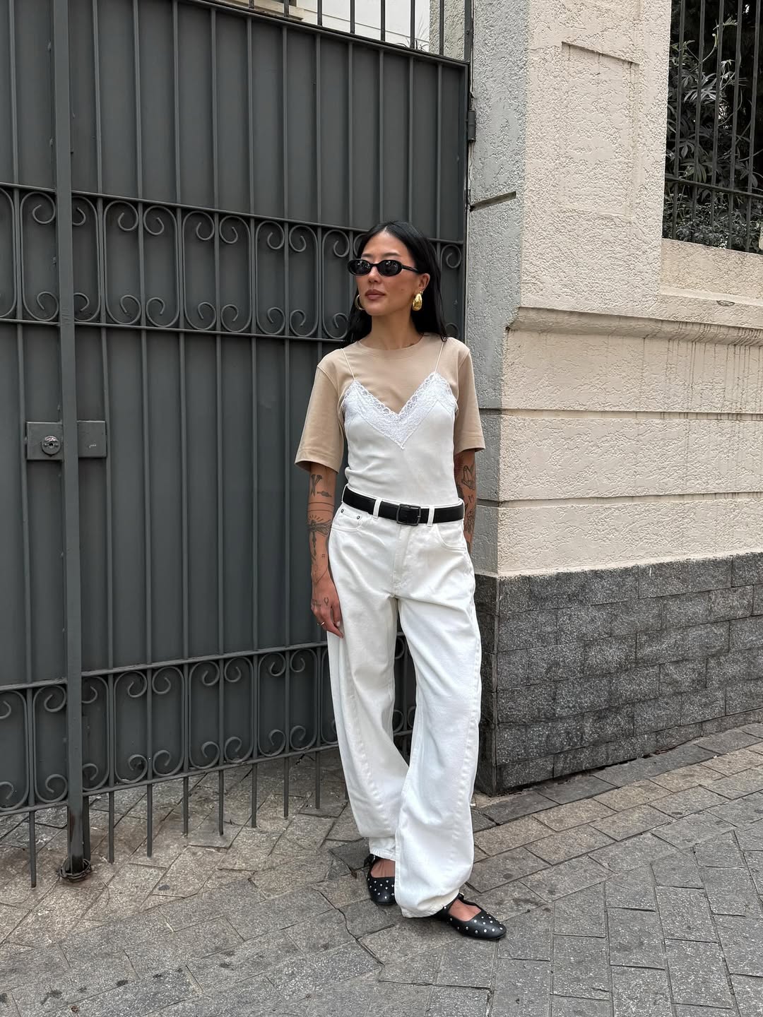 A sapatilha com tachas é a peça ideal para atualizar o visual sapatilha com tachas (1)