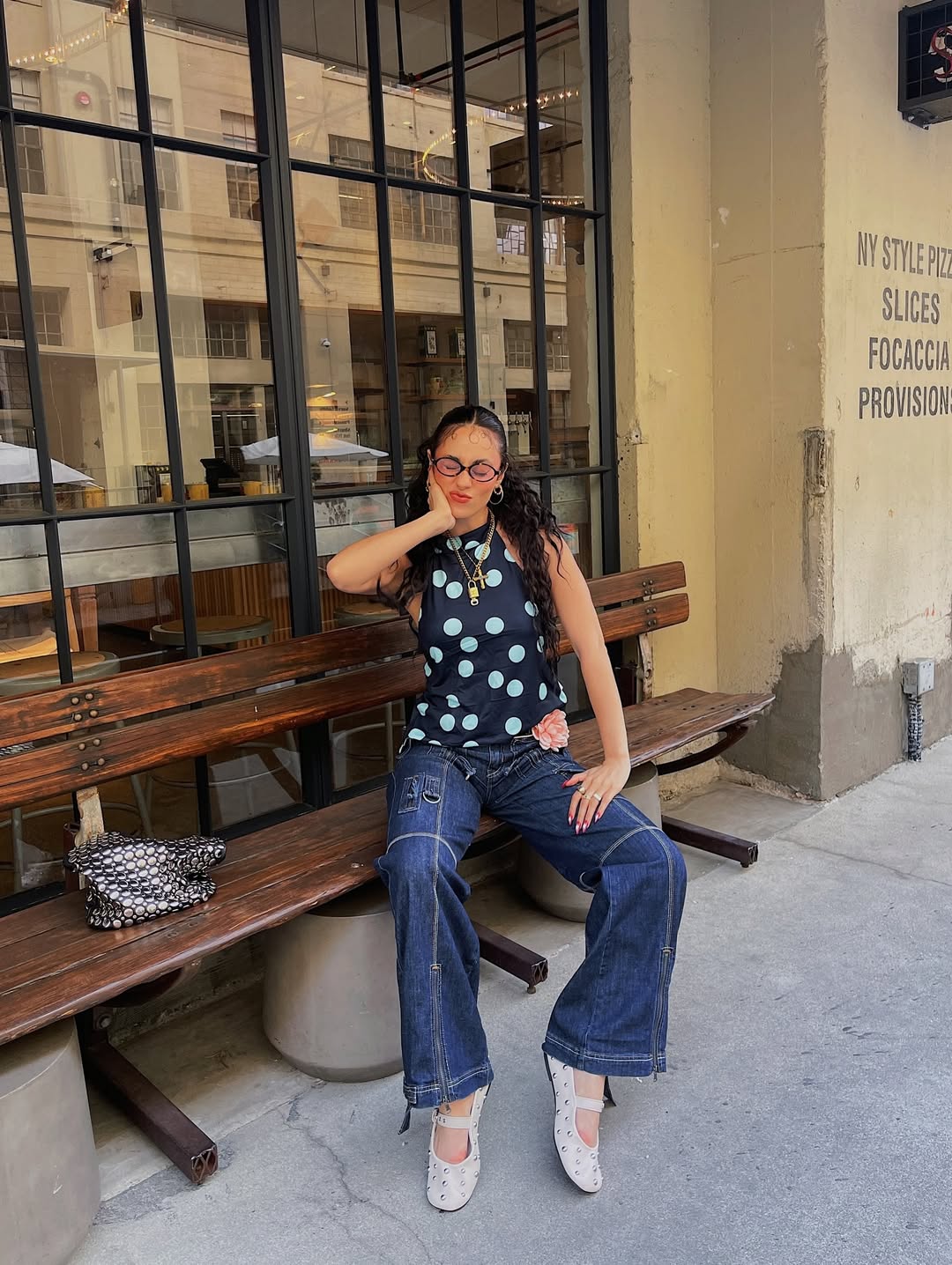 A sapatilha com tachas é a peça ideal para atualizar o visual sapatilha com tachas (3)