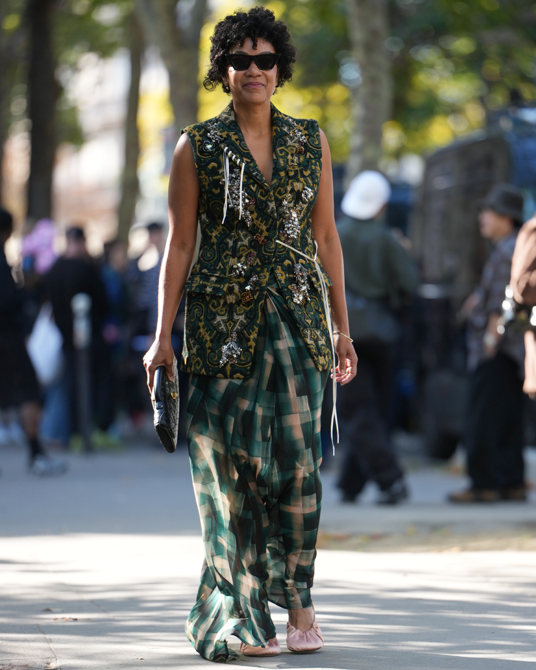 5 provas de que a sapatilha nude pode ser uma opção curinga para sua coleção looks com sapatilha nude