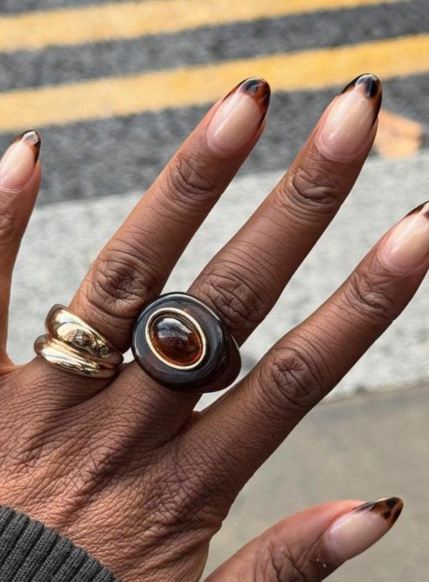 unha amendoada e delicada