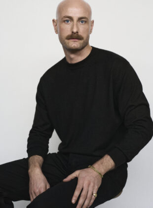 Andrew Henry diretor criativo da Courrèges.