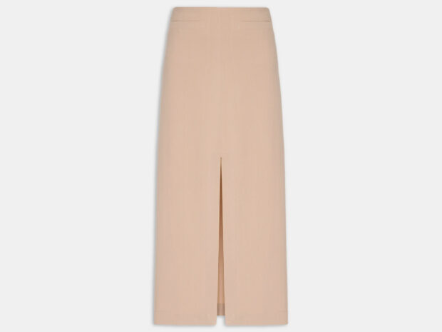 Saias mídi elegantes: como usar a tendência em 5 estilos diferentes Saias midi elegantes 2mar26 2Essential