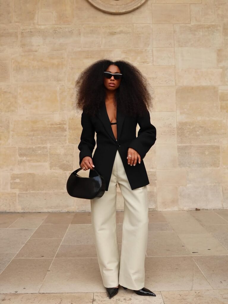 O retorno do scarpin preto: por que o sapato clássico voltou ao radar Scarpin preto 26mar26 cherifaakili