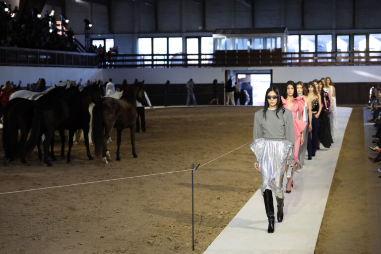 Stella McCartney inv26 GettyImages 2264781032